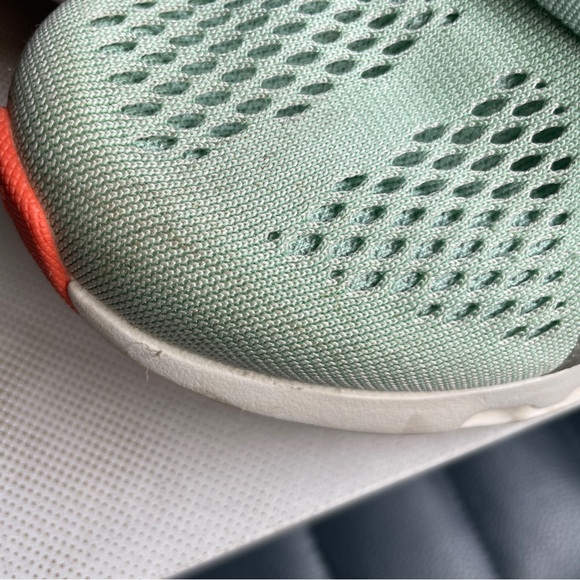 On Running Cloud Surfer size 6.5 - Picture 7 of 7